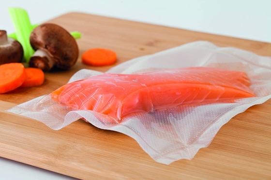 Wiederverwendbare prägeartige Heißsiegel-Nahrungsmittelspeicher-Taschen-Plastikrolle Sous Vide Rolls